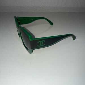 CHANEL Black and Green Wide-Arm Logo Sunglasses